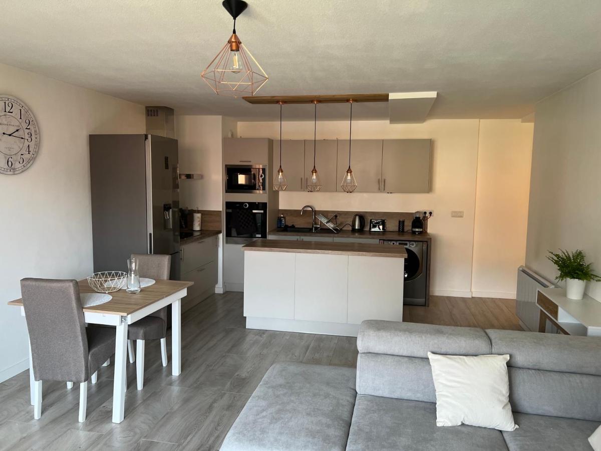Appartement Entre Lacs, Montagnes Et Stations De Ski Bonneville Exterior photo